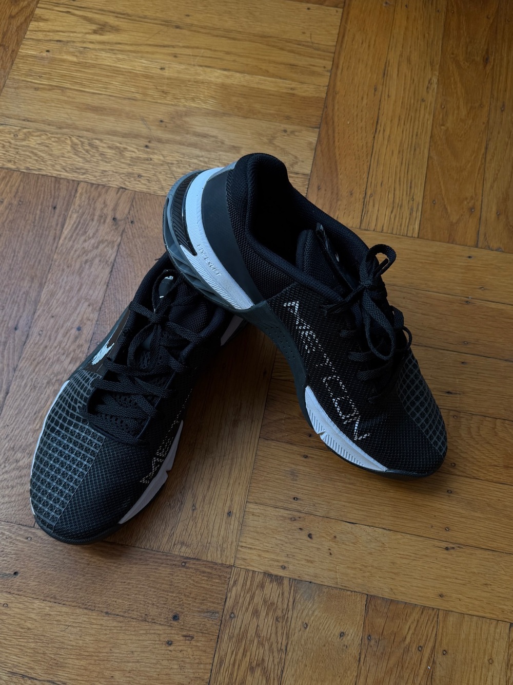 Nike Metcon 8 Training Shoes - Black/White/Grey - Worn Twice! -size 8